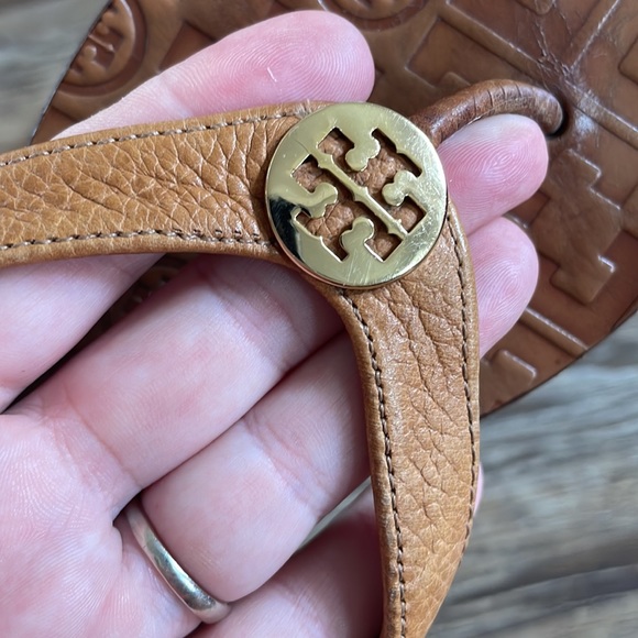 Tory Burch brown leather flip flops 8 - Picture 8 of 11